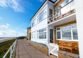 Flat 1 Beach House 4 East Cliff